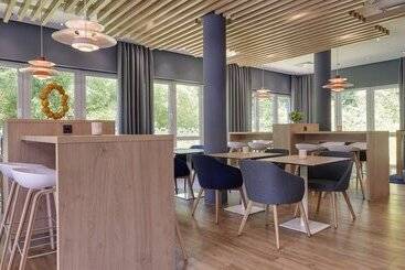 هتل Holiday Inn Express Cologne Troisdorf, An Ihg