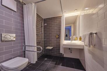 هتل Holiday Inn Express Cologne Troisdorf, An Ihg
