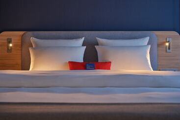 هتل Holiday Inn Express Cologne Troisdorf, An Ihg