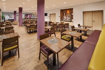 هتل Holiday Inn Express Düsseldorf   City North, An Ihg