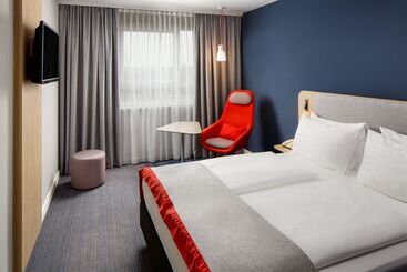 هتل Holiday Inn Express Düsseldorf   City North, An Ihg