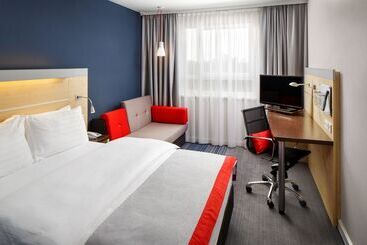 هتل Holiday Inn Express Düsseldorf   City North, An Ihg