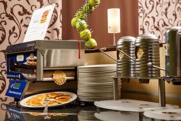 هتل Holiday Inn Express Düsseldorf   City North, An Ihg