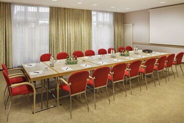 هتل Holiday Inn Express Düsseldorf   City North, An Ihg