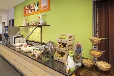 هتل Holiday Inn Express Düsseldorf   City North, An Ihg