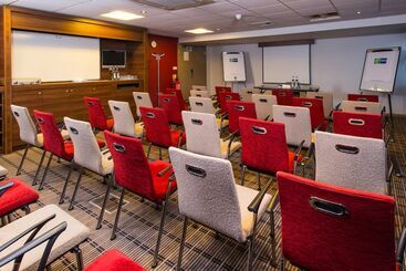 هتل Holiday Inn Express East Midlands Airport, An Ihg