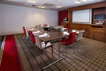 هتل Holiday Inn Express East Midlands Airport, An Ihg