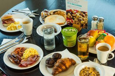 هتل Holiday Inn Express East Midlands Airport, An Ihg