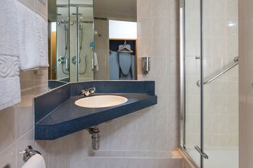 هتل Holiday Inn Express East Midlands Airport, An Ihg