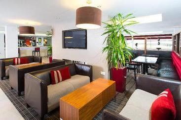 هتل Holiday Inn Express Milton Keynes, An Ihg