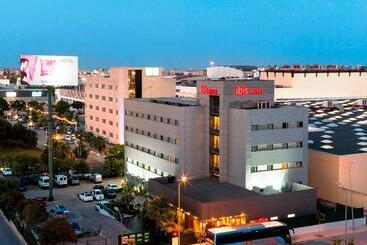هتل Ibis Valencia Bonaire Aeropuerto