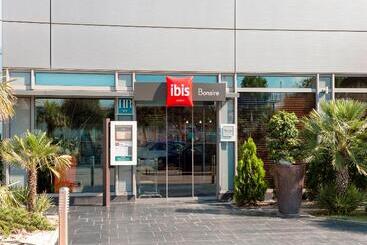 هتل Ibis Valencia Bonaire Aeropuerto