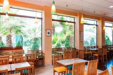 هتل Ibis Valencia Bonaire Aeropuerto