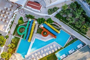 Otel Lindos Royal Resort