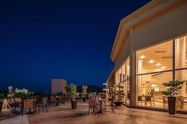Otel Lindos Royal Resort