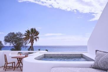 هتل Makris Beach