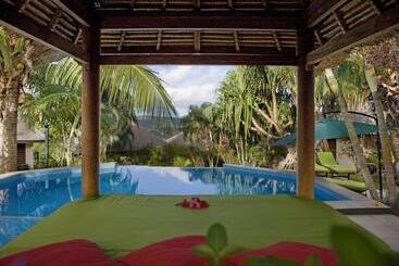 هتل Mangoes Resort