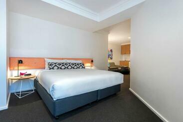 هتل Oaks Perth