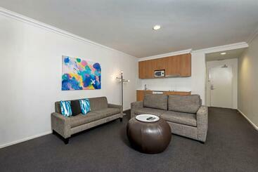 هتل Oaks Perth