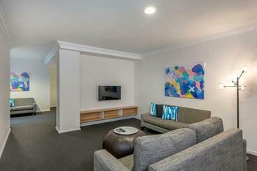 هتل Oaks Perth
