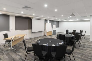هتل Oaks Perth