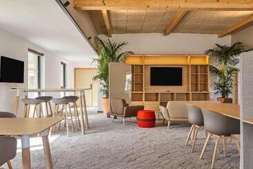 هتل Mercure Avignon Gare Tgv