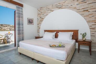 هتل Naxos Palace
