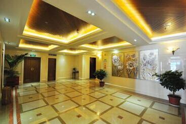 هتل Palm Beach Resort & Spa