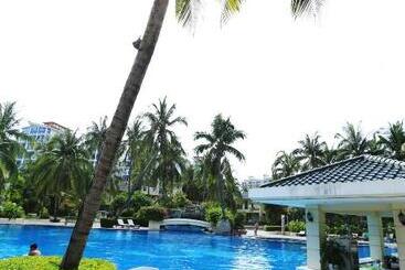 هتل Palm Beach Resort & Spa