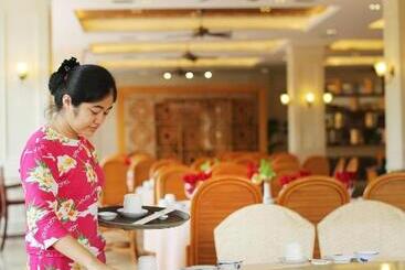 هتل Palm Beach Resort & Spa