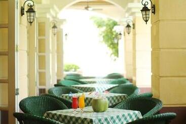 هتل Palm Beach Resort & Spa