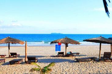 هتل Palm Beach Resort & Spa