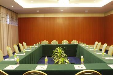 هتل Palm Beach Resort & Spa