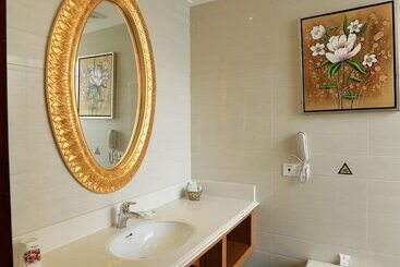 هتل Palm Beach Resort & Spa