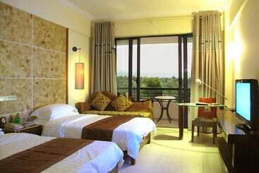 هتل Palm Beach Resort & Spa