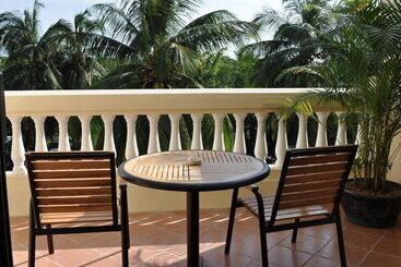 هتل Palm Beach Resort & Spa