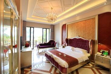 هتل Palm Beach Resort & Spa