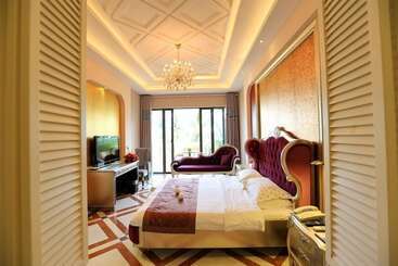 هتل Palm Beach Resort & Spa