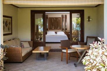 هتل Paradis Beachcomber Golf Resort & Spa