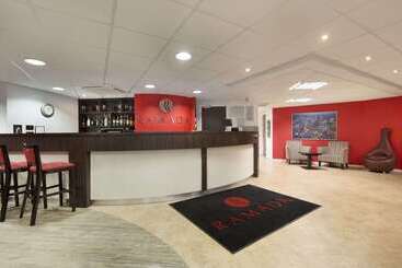 هتل Ramada London Stansted Airport