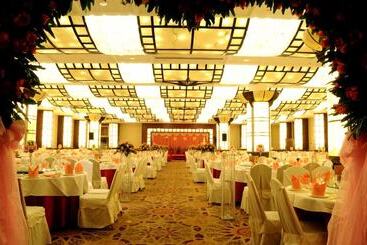 هتل Regal Palace