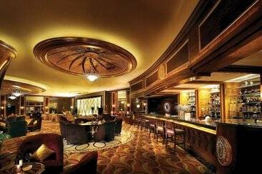 هتل Regal Palace