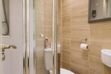هتل Gallery Hyde Park Hostel