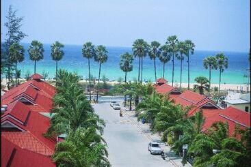 هتل The Old Phuket   Karon Beach Resort   Sha Plus