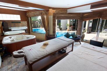 Orchid Hotel And Spa Kalim Bay