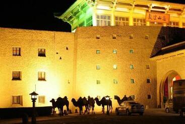 هتل The Silk Road Dunhuang
