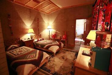 هتل The Silk Road Dunhuang