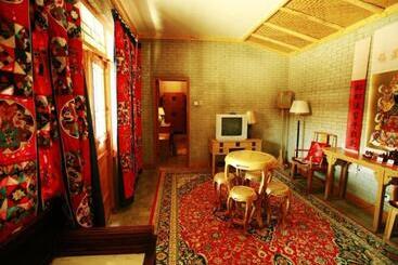 هتل The Silk Road Dunhuang