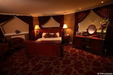 هتل The Sir Thomas