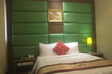 Wenpin Hotel   Pier 2